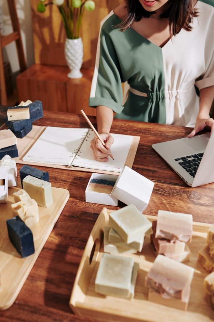 creatrice savons artisanaux sur pinterest