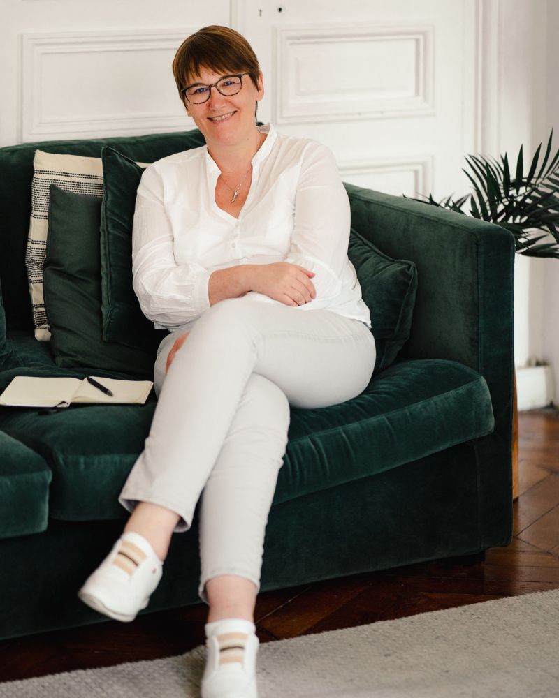 laurence marechal journez portrait canapé